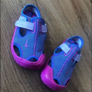 Nike Sunray Protect Sandals.